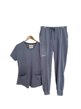 #18 SKECHERS ~ Gray Short Sleeve V-Neck Scrub Set w/Pockets & Drawstring Waist
